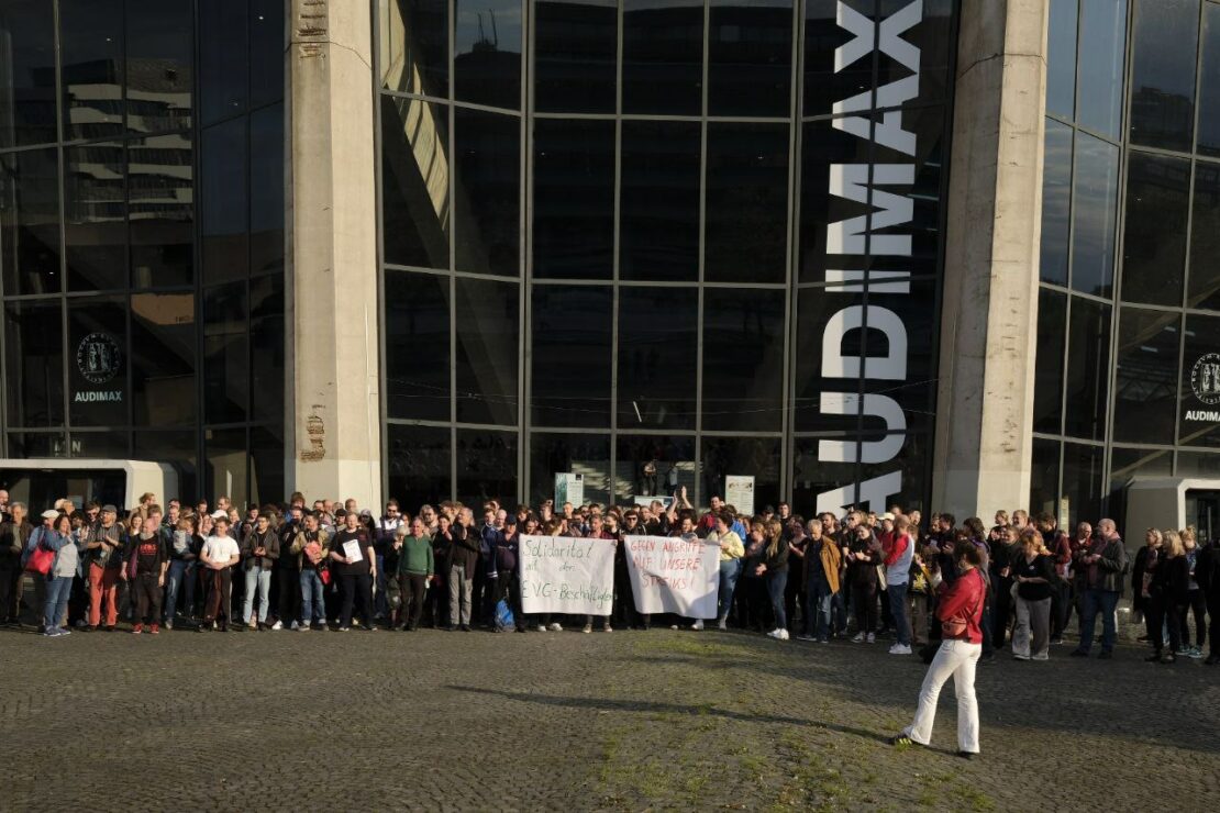 Bahnstreik Gestoppt: Widerstand Gegen Den Vergleich Von Bahn Und EVG ...